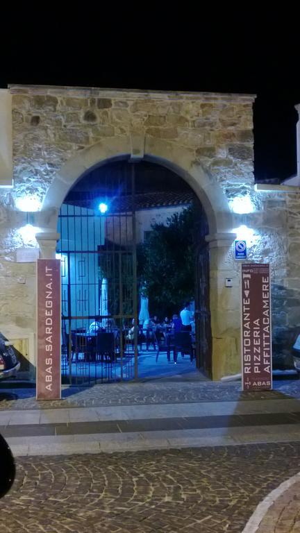 Abas Ristorante Pizzeria Affittacamere Ales Dış mekan fotoğraf
