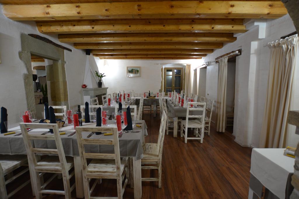 Abas Ristorante Pizzeria Affittacamere Ales Dış mekan fotoğraf