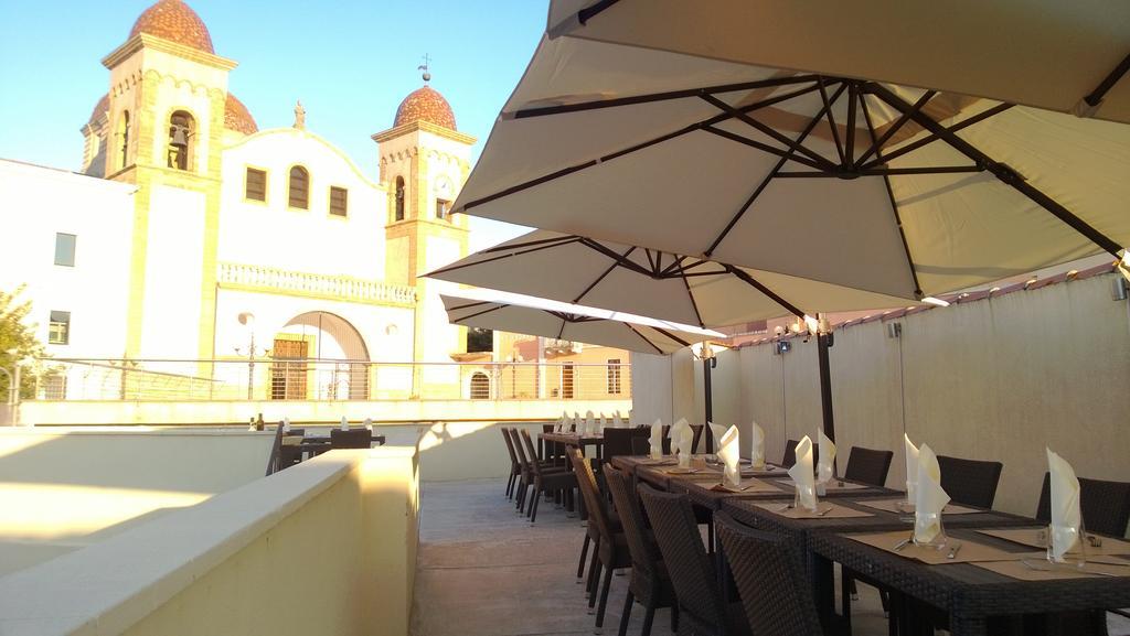 Abas Ristorante Pizzeria Affittacamere Ales Dış mekan fotoğraf