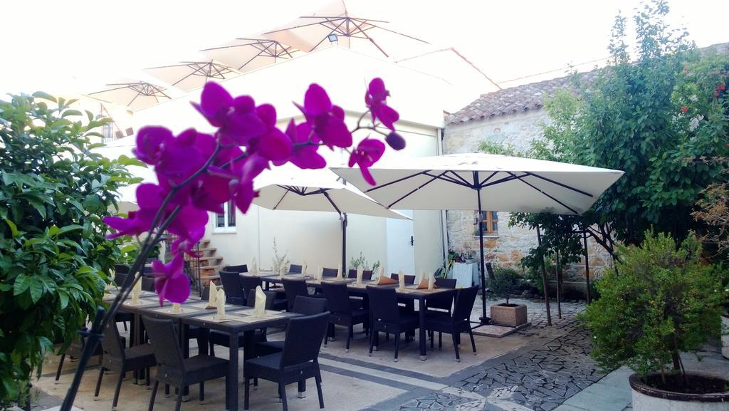 Abas Ristorante Pizzeria Affittacamere Ales Dış mekan fotoğraf