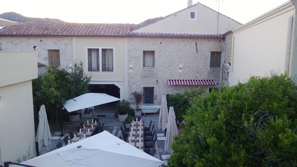 Abas Ristorante Pizzeria Affittacamere Ales Dış mekan fotoğraf
